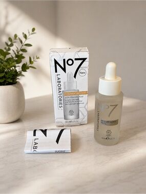 No7 Laboratories Resurfacing Peel 15% Glycolic Acid – White